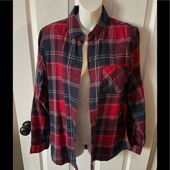 đâwomen'sâplaidâflannel shirt - Picture 3 of 5